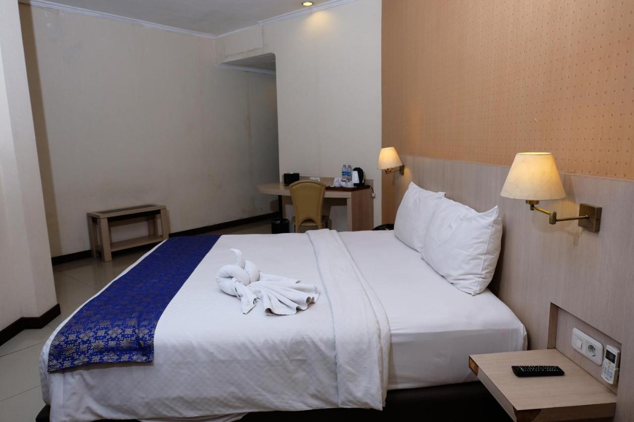 Rio City Hotel Palembang Exteriör bild