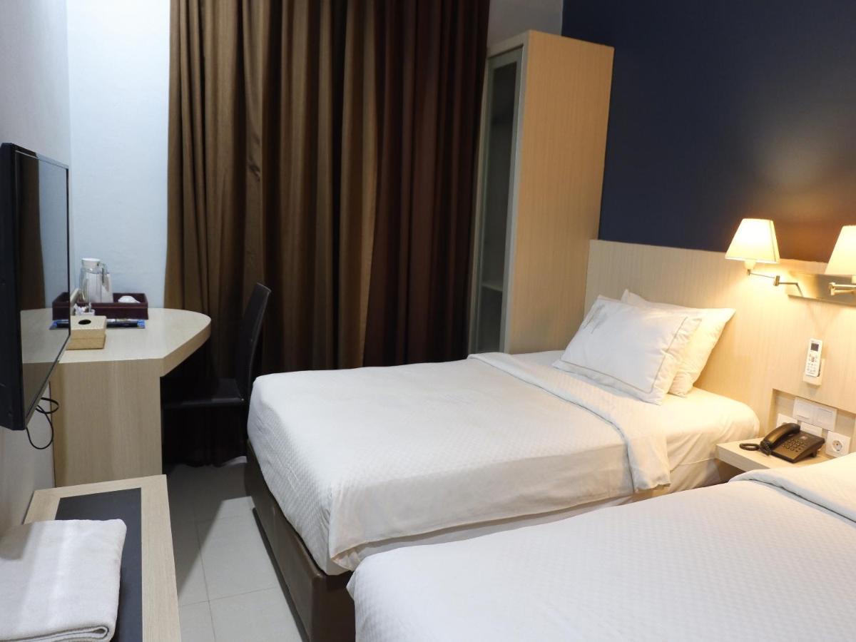 Rio City Hotel Palembang Exteriör bild